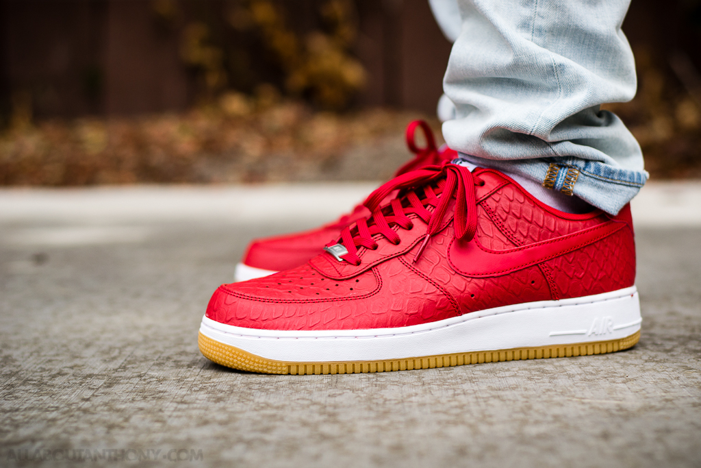 ALL RED AIR FORCE 1 REVIEW & ON FOOT!!! 