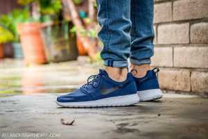 Nike roshe one navy online