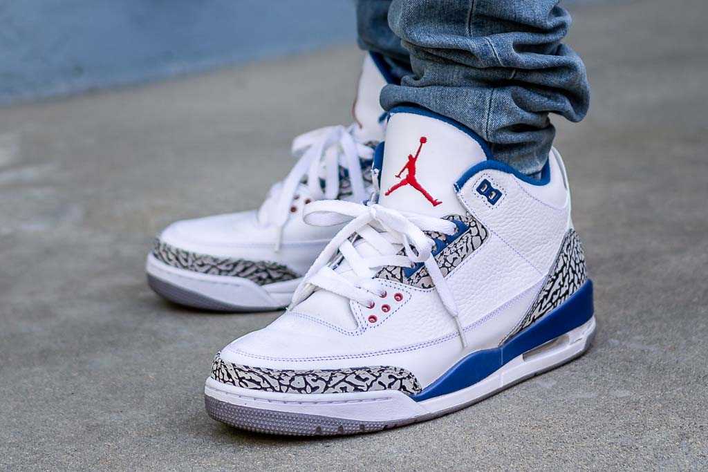 2011 Air Jordan 3 True Blue On Feet 