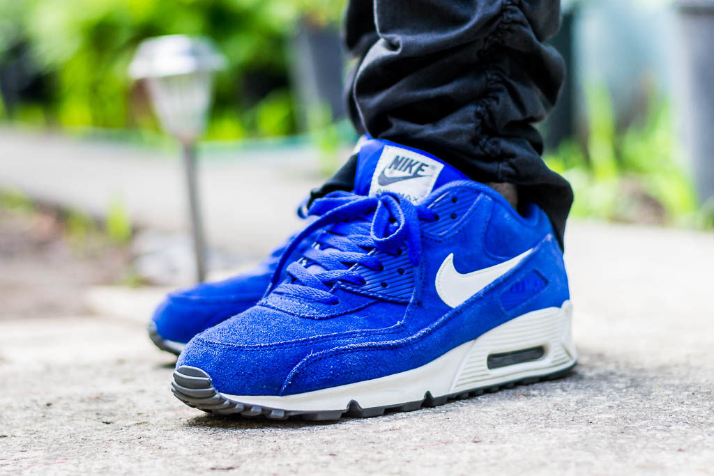 Nike Air Max 90 Hyper Blue Review