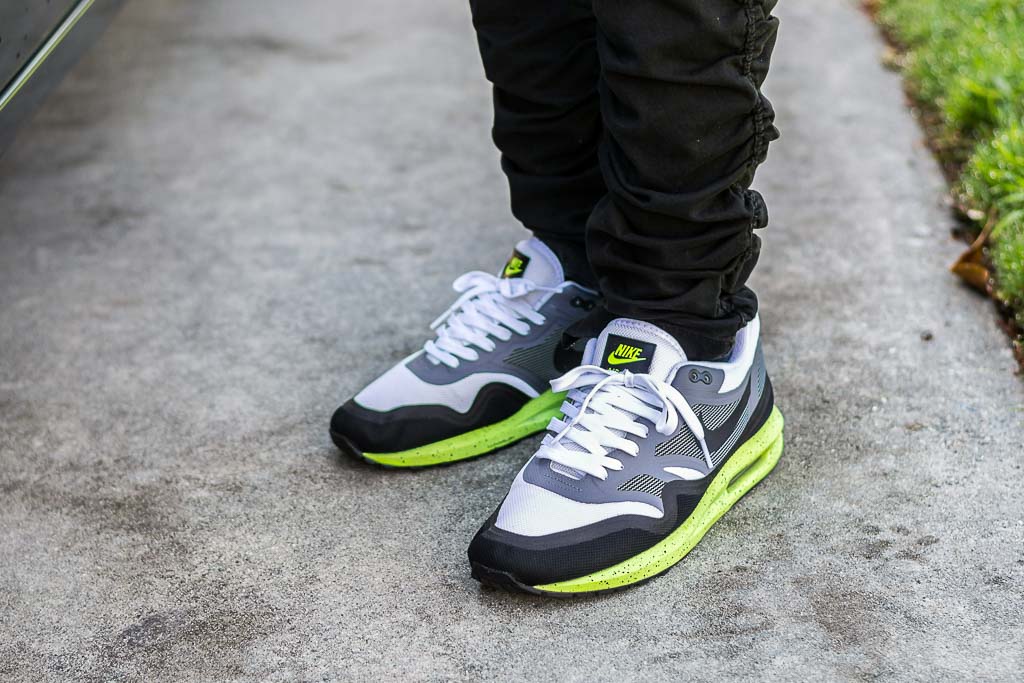 Publicación Zapatos antideslizantes Egomanía Nike Air Max Lunar1 Volt On Feet Sneaker Review