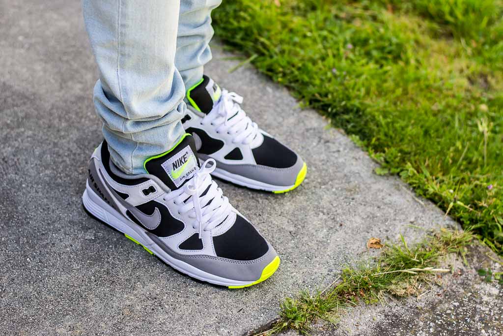 Nike Air Span II Volt On Feet Sneaker 