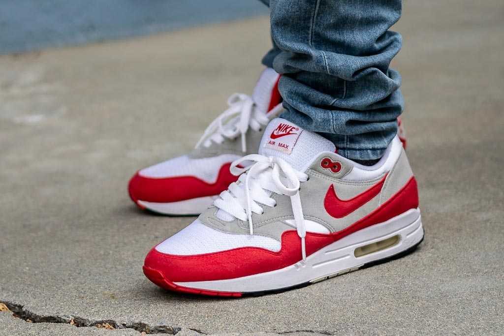 red white and grey air max 1