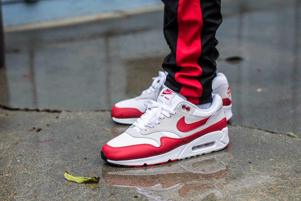 Nike Air Max 90/1 University Red Review