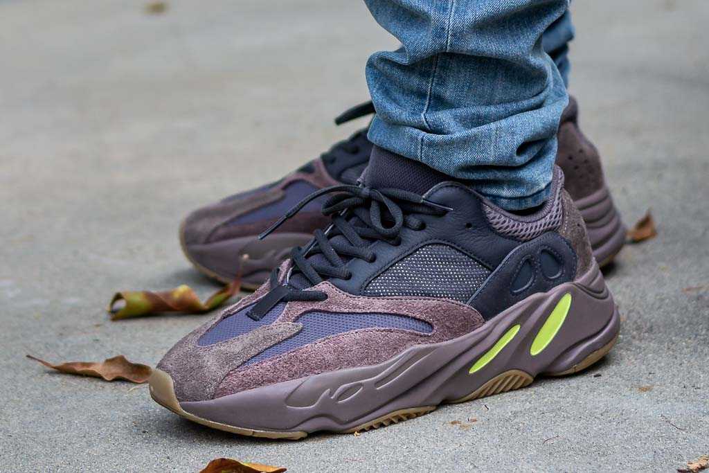 how do adidas yeezy 700 fit