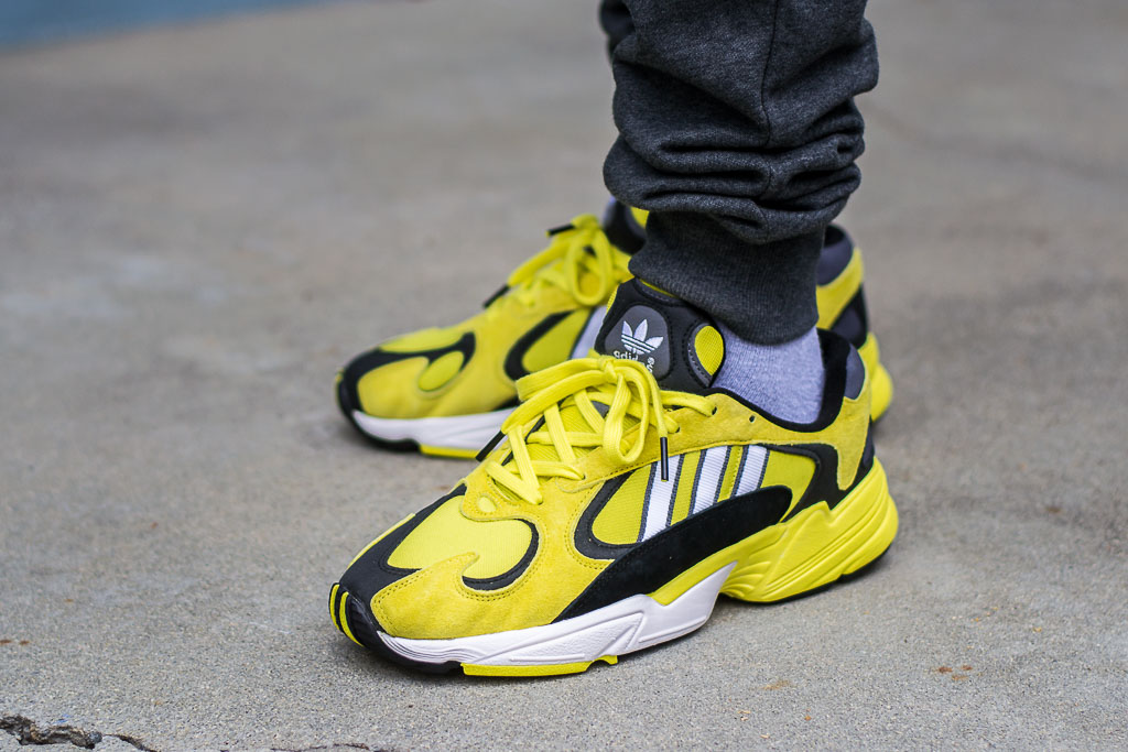 tafel voedsel Amerikaans voetbal Size? x Adidas Yung-1 Acid House On Feet Sneaker Review