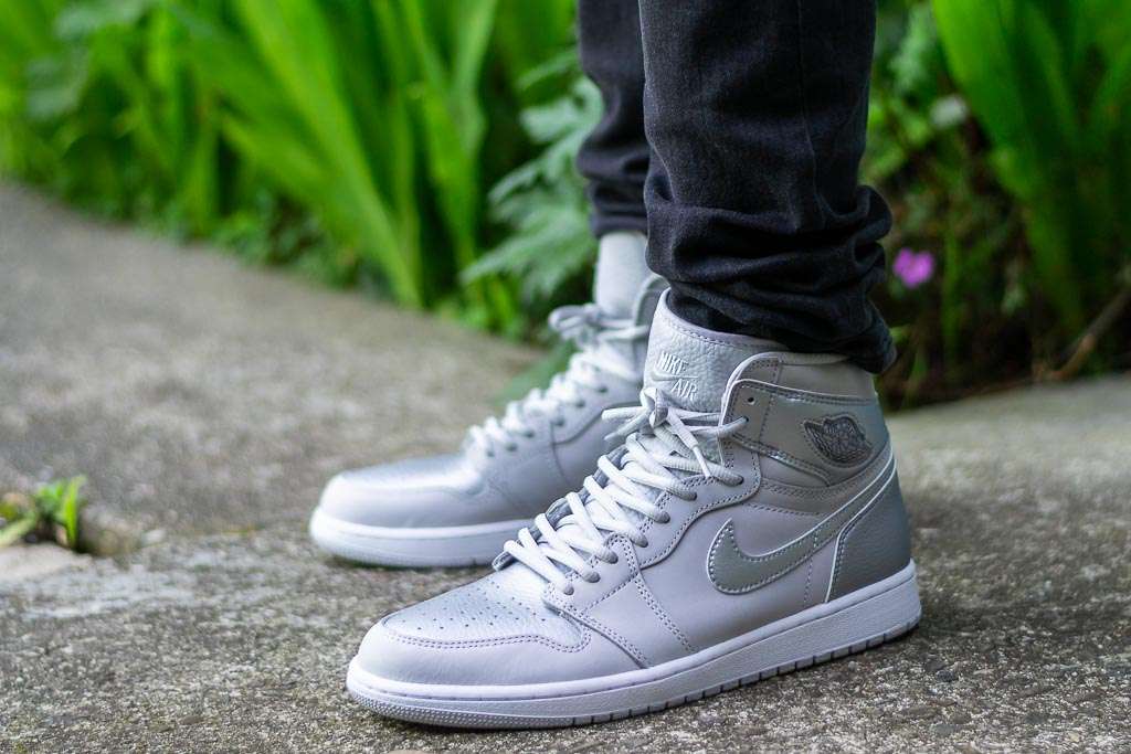 aj1 neutral grey on feet